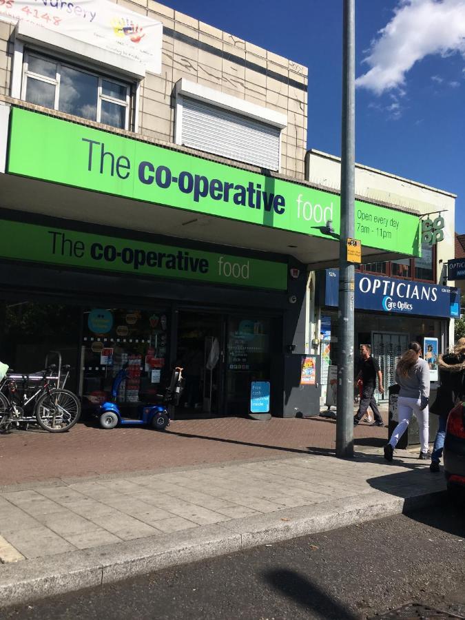 Becontreelodge Dagenham Eksteriør bilde